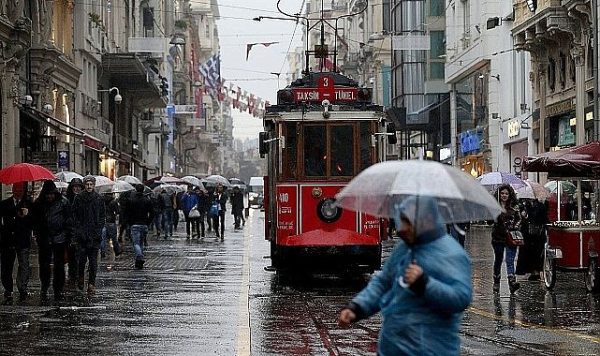 Meteoroloji hava durumu: İstanbul’un bazı bölgelerinde sağanak etkisini gösteriyor