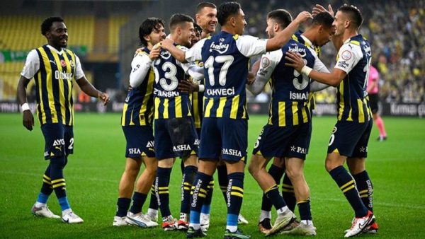 Fenerbahçe durdurulamıyor: Arka arkaya 14. galibiyet