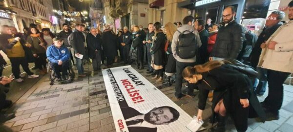 Avukatların, Can Atalay için Galatasaray Meydanı’na yürüyüşünü polis engelledi