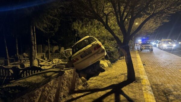 Nevşehir’de iki aracın çarpışması sonucu yaşanan kazada 5 kişi yaralandı