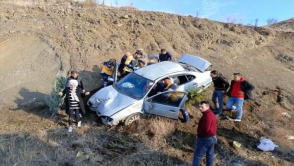 Yozgat’ta otomobil devrildi! 5 kişi yaralandı