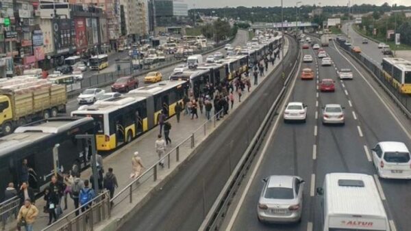 İstanbullular dikkat! Beşyol metrobüs durağı 45 gün kapalı olacak