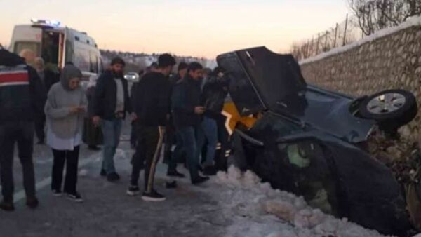 Bingöl’de otomobil devrildi! 5 kişi yaralandı