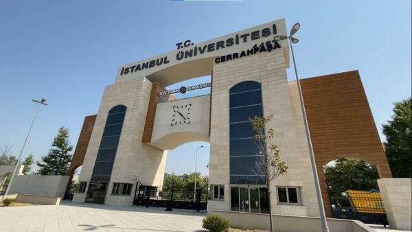 İstanbul Üniversitesi Avcılar İşletme Fakültesi Rögar Hattı ve Arka Giriş Kapı Camlarının Yenilenmesi İşi